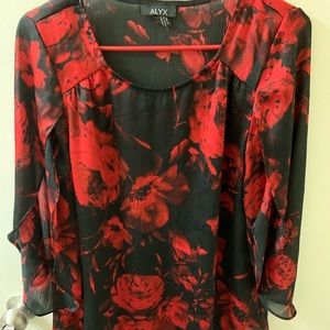 very cute blouse with slit sleeves(alyx brand)